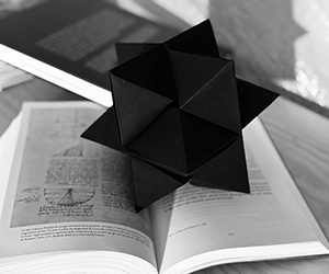 Geometric Shadows and Origami Symmetry - Polyhedra Origami